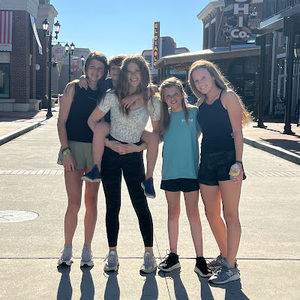 Meet your Posher, Lanie cate